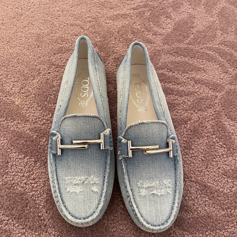 New without tags. Tods Denim and silver flats.
